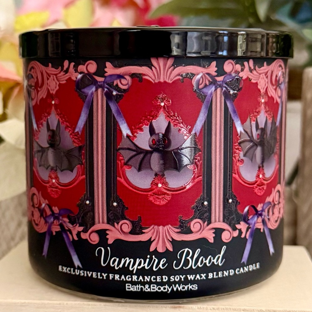 🆕🧛🏻‍♂️ BATH & BODY WORKS “VAMPIRE BLOOD” 3-WICK CANDLE. SOY WAX BLEND. NEW.